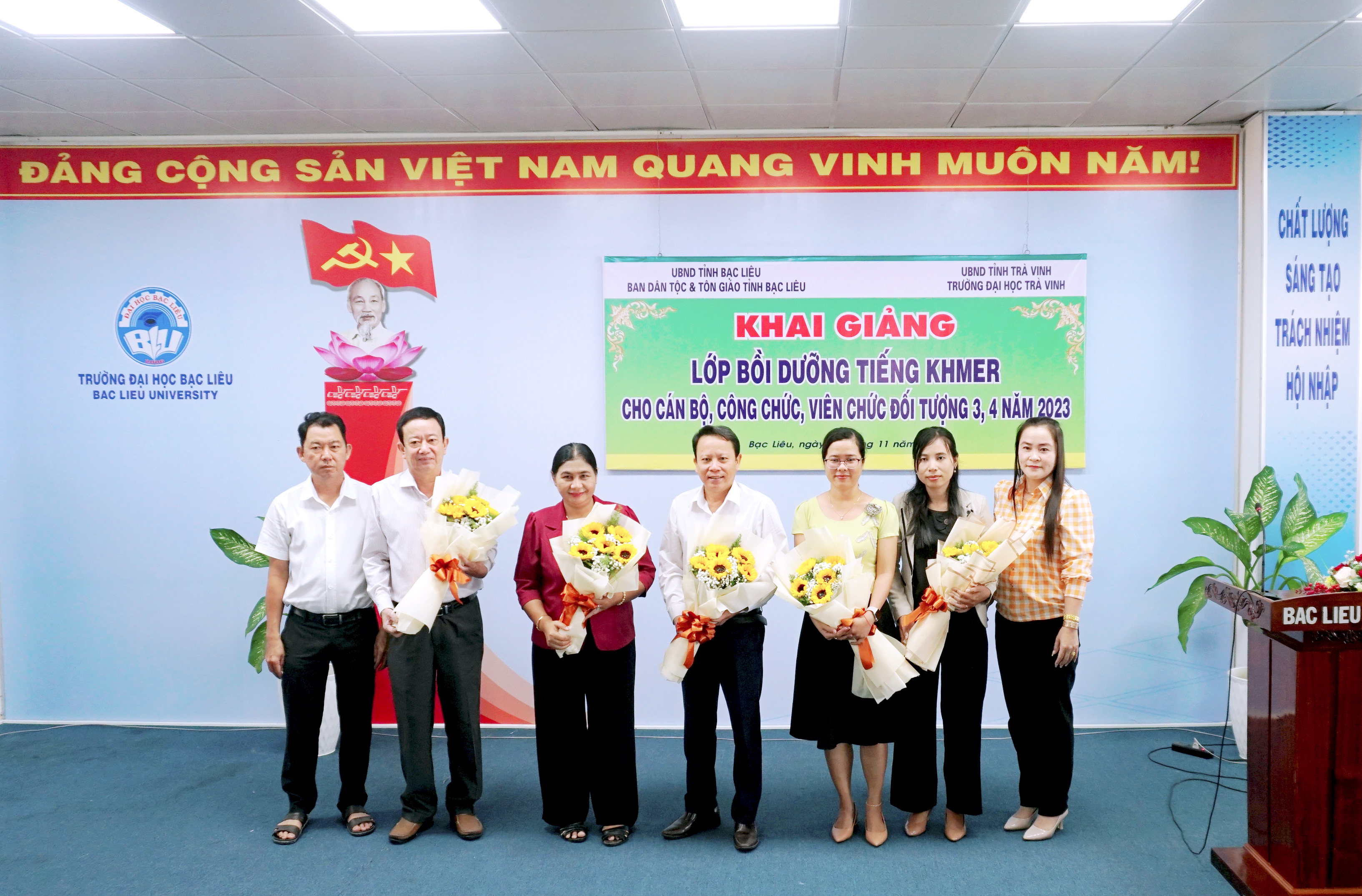 Bac Lieu and Tra Vinh University collaborated to organize the Opening Ceremony of the Khmer (Cambodian) Language Training class for local government jobholders’ type 3 and 4 in the year 2023.