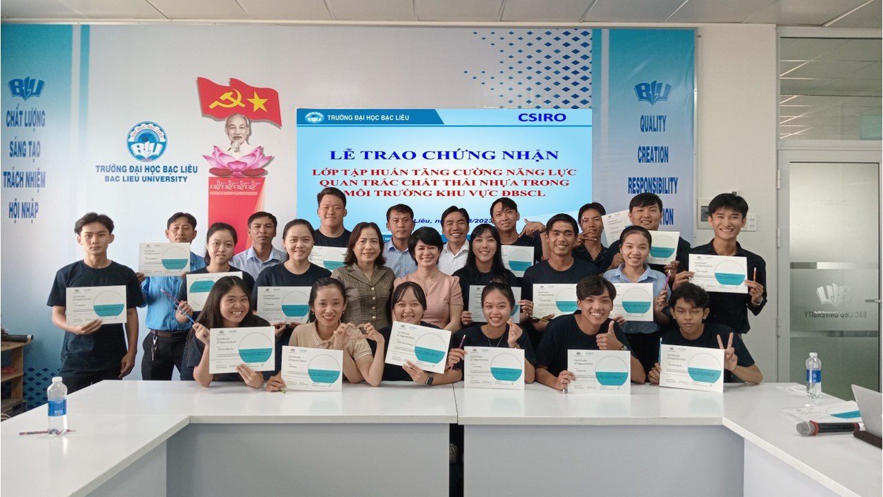 Celebrating a training and surveying course on "Strengthening the capacity to monitor marine plastic waste in the Mekong Delta region environment" for Lecturers and Students of Bac Lieu University